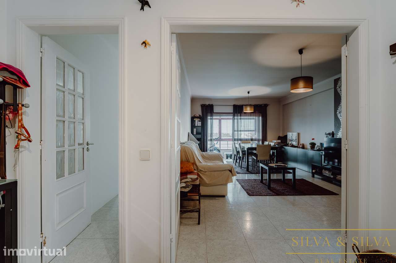 Apartamento T2+1 com garagem  no centro de Canelas - Grande imagem: 5/34