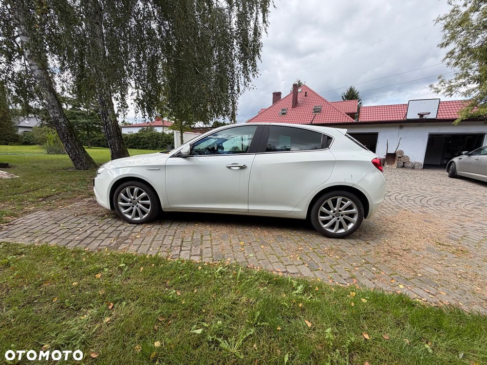 Alfa Romeo Giulietta 1.6 JTDM Distinctive - 4