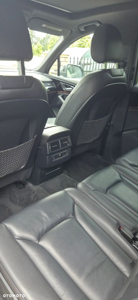 Audi Q7 - 7