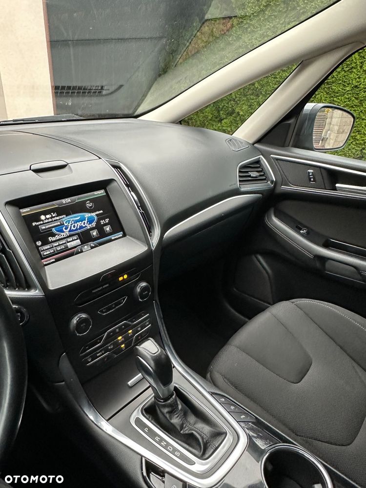 Ford S-Max - 12