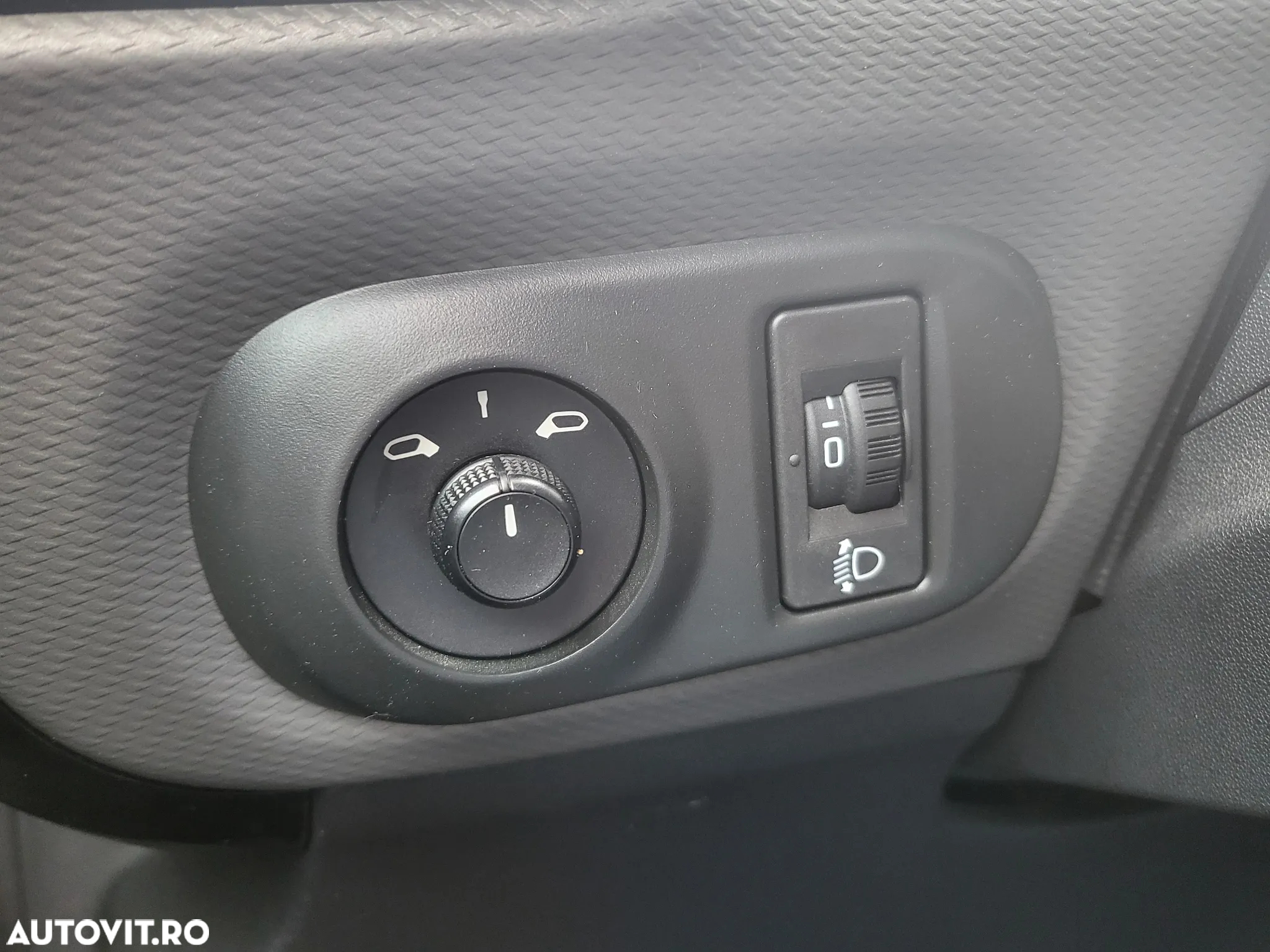 Citroën C4 Cactus 1.2 PureTech S&S BVM6 Feel - 31