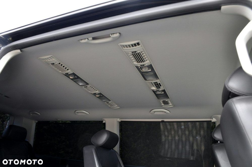 Volkswagen Multivan - 26