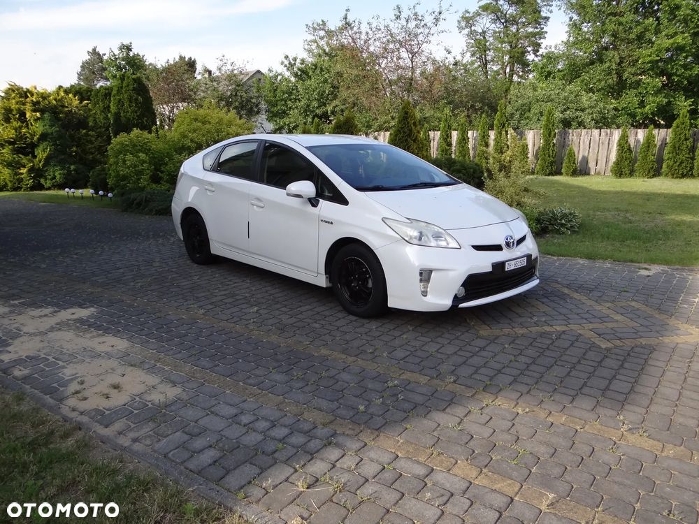 Toyota Prius ver-1-8-hsd-prestige - 2