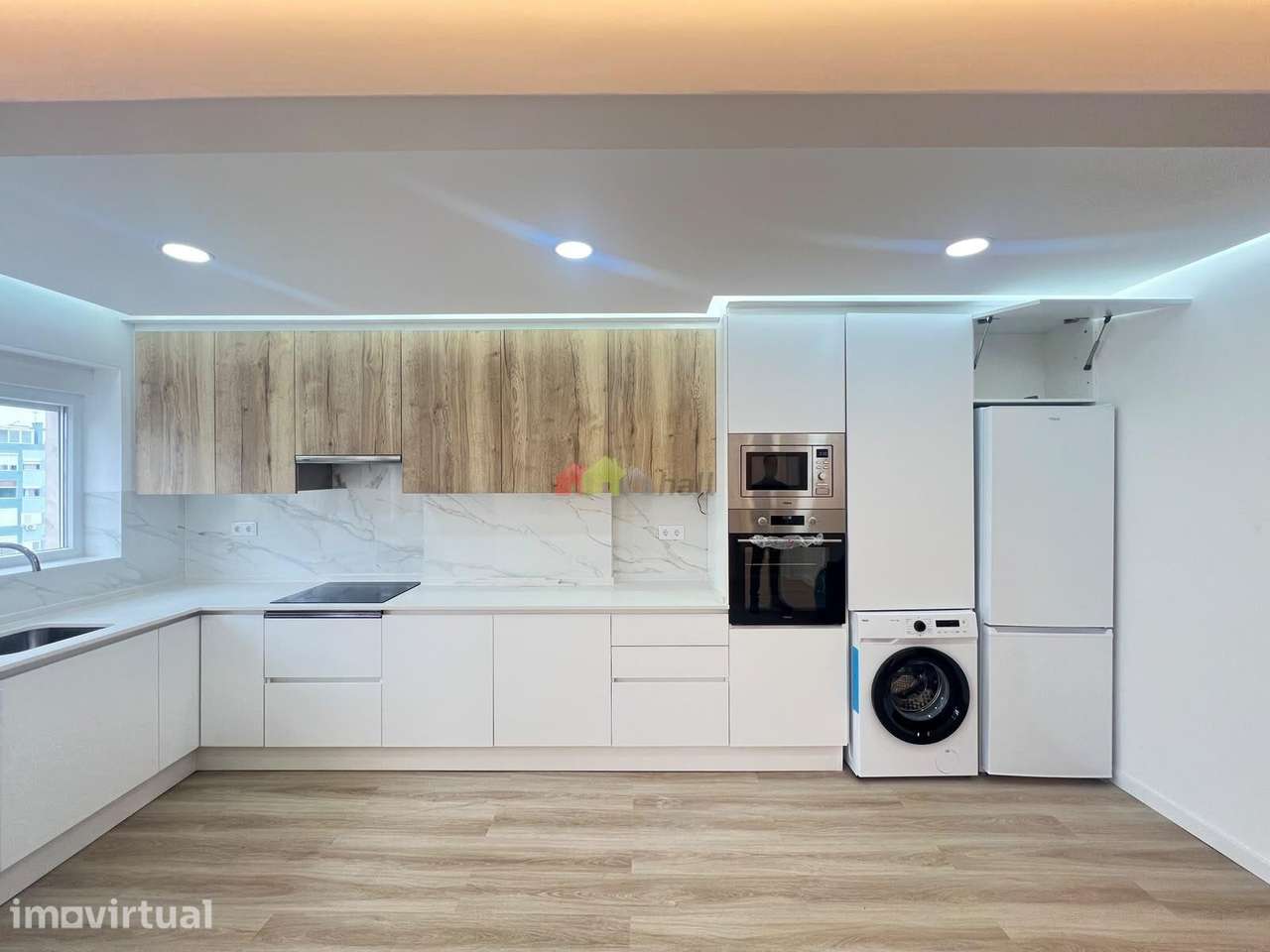 Apartamento T3 Renovado em frente ao Metro com varanda - Grande imagem: 3/19