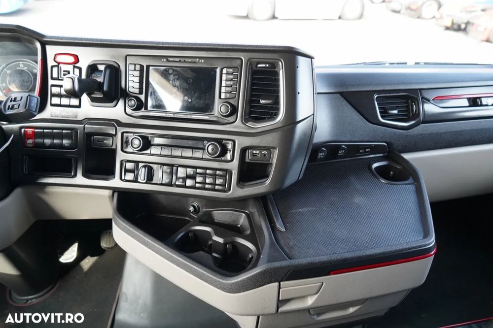 Scania S 580 / V8 / RETARDER / I-PARK COOL / FULL AIRMATIC / JANTE DIN ALIAJ / PIELE / ANVELOPE 100% / - 32