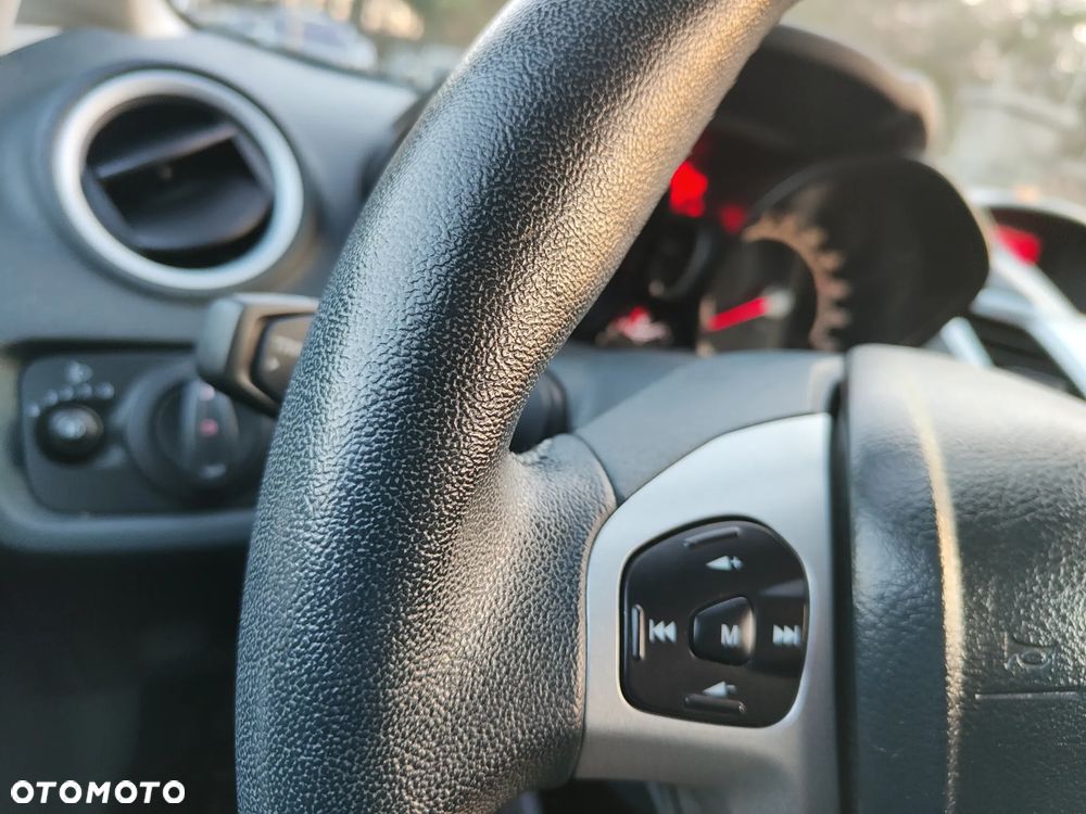 Ford Fiesta 1.25 Champions Edition - 13