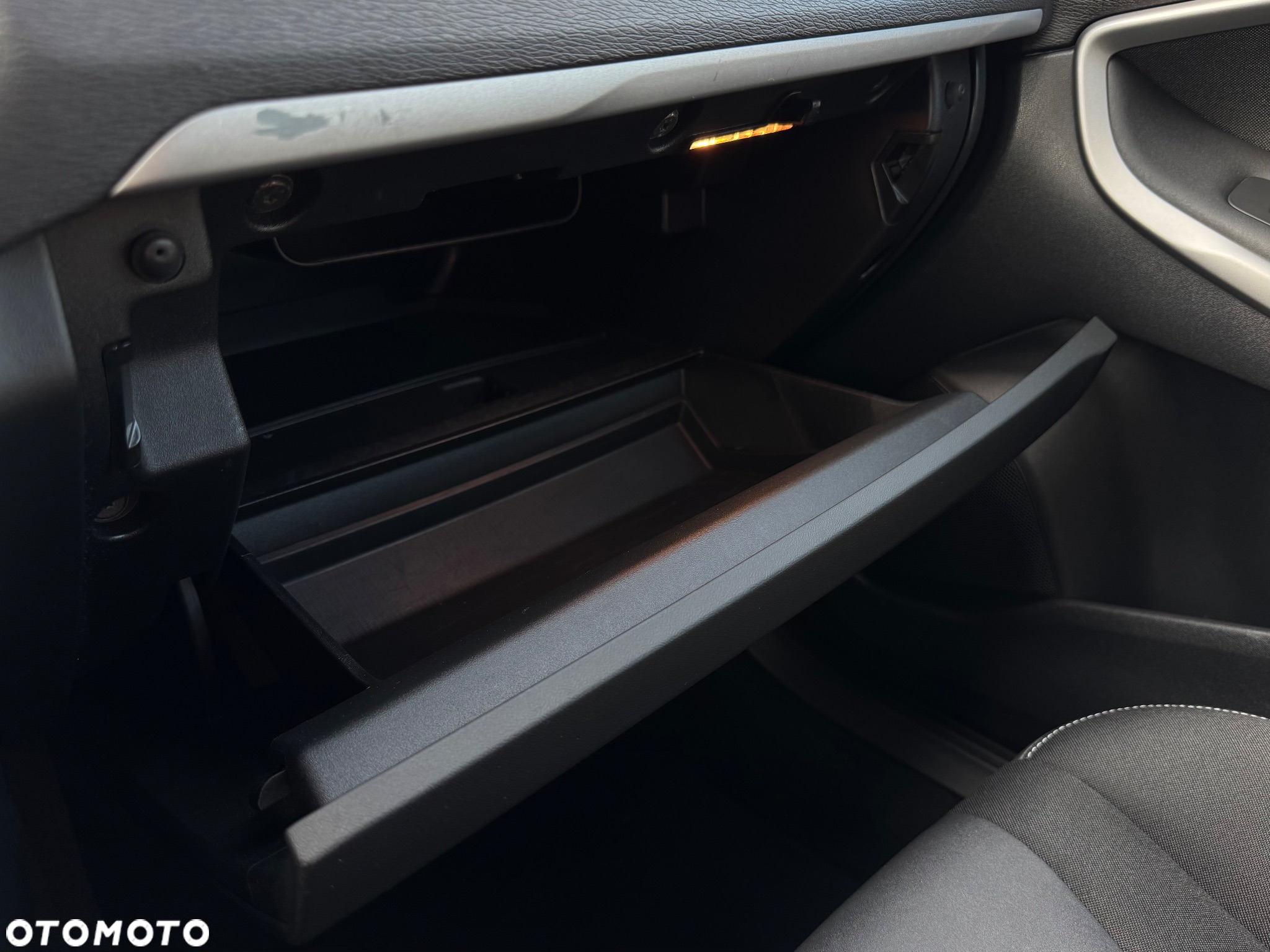 Volvo V40 T4 Powershift R Design - 24