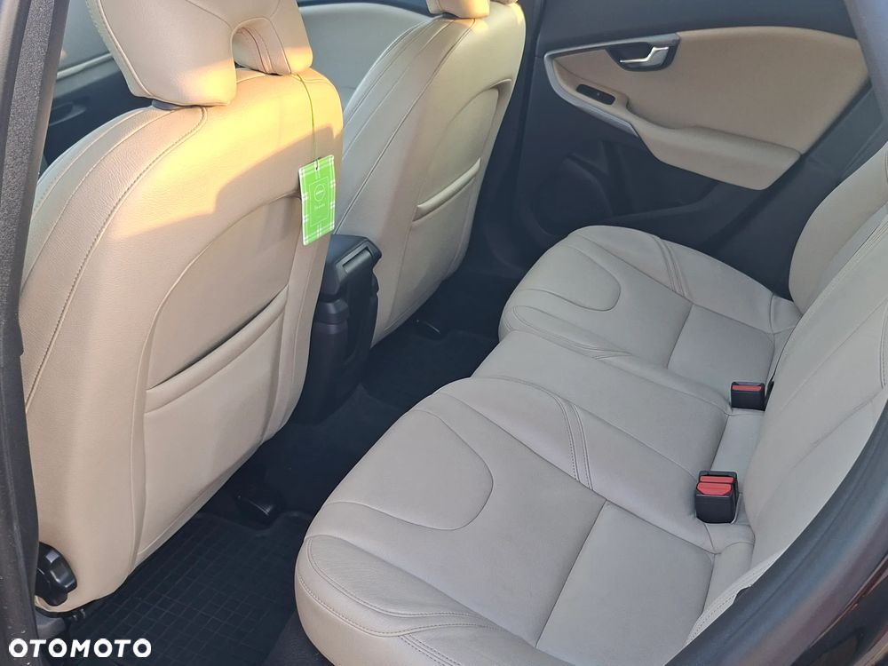 Volvo V40 D2 Powershift Momentum - 11