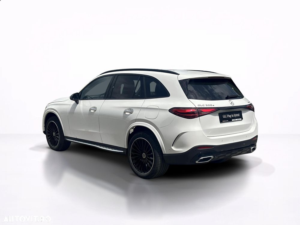 Mercedes-Benz GLC 300 e 4Matic 9G-TRONIC AMG Line Advanced - 6