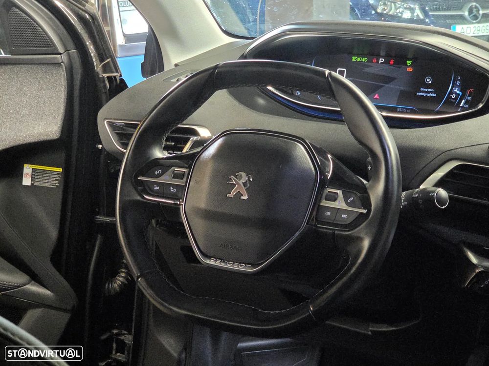 Peugeot 3008 BlueHDi 130 Stop & Start EAT8 Allure - 9