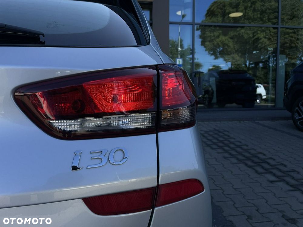 Hyundai i30 1.4 Classic + - 10