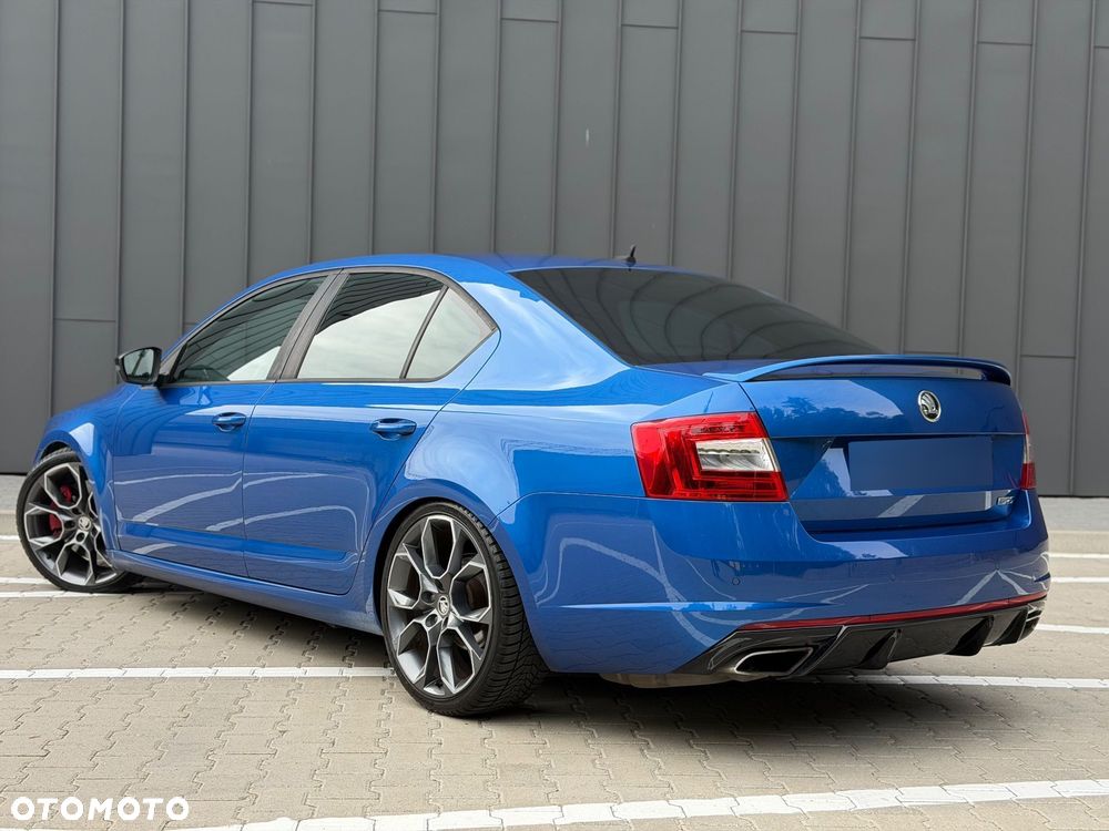 Skoda Octavia 2.0 TDI DSG RS - 9