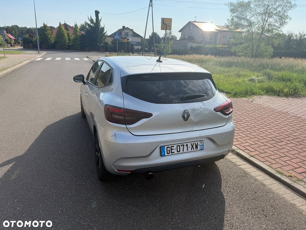 Renault Clio - 11