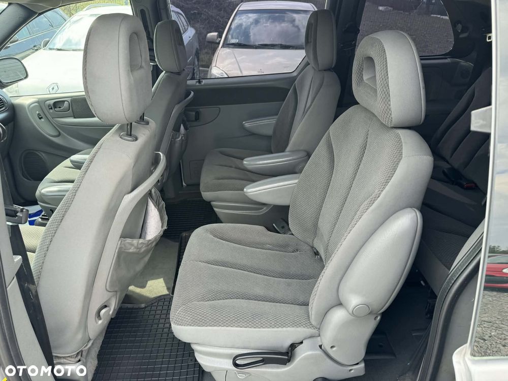 Chrysler Grand Voyager 2.8 CRD Executive LX S&G - 12