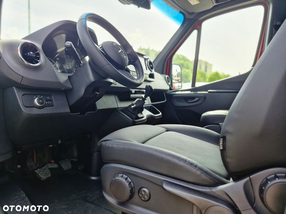 Mercedes-Benz Sprinter Standard PRO 907.233 - 23