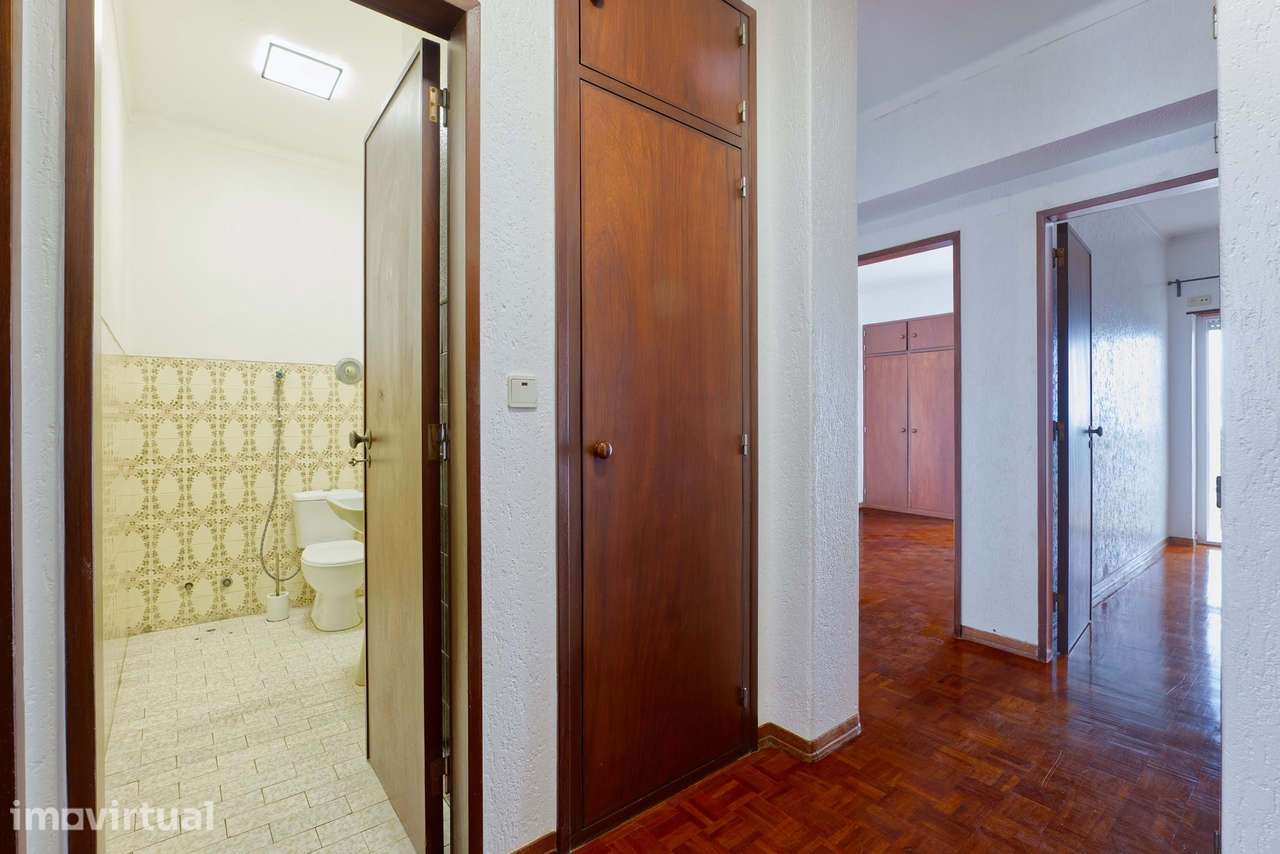 Apartamento T2+1 c/ 2 Marquises em Rio de Mouro, Sintra - Grande imagem: 4/39