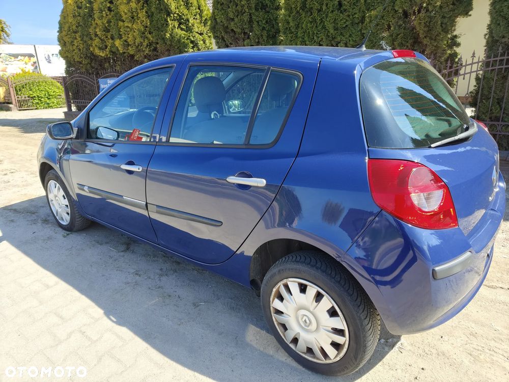 Renault Clio - 2