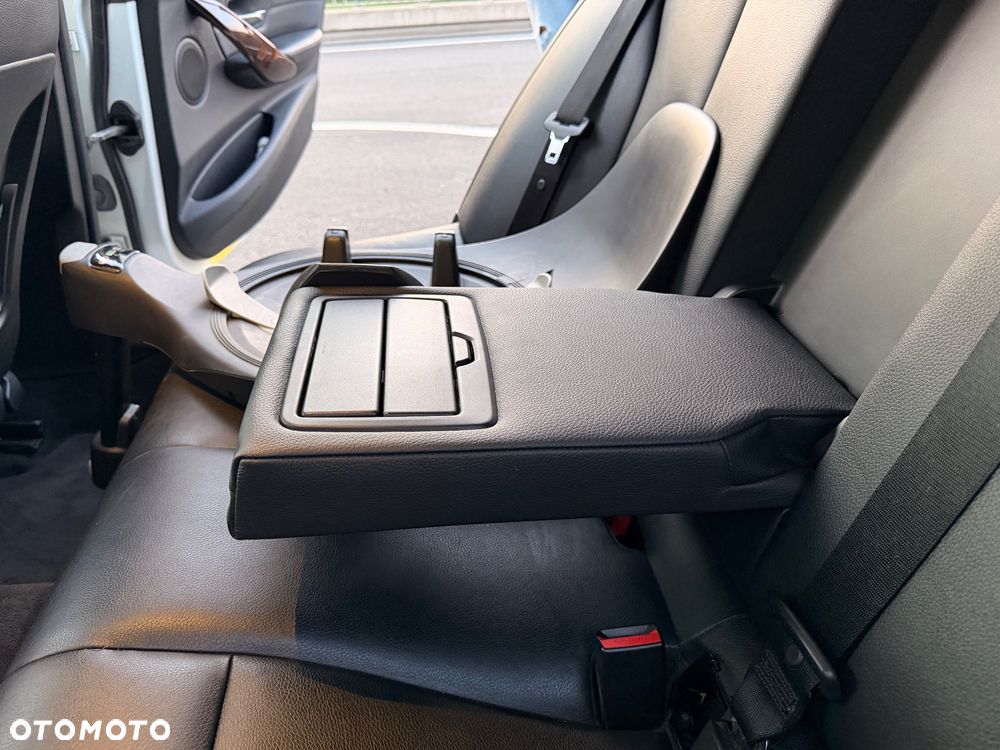 BMW Seria 3 - 17
