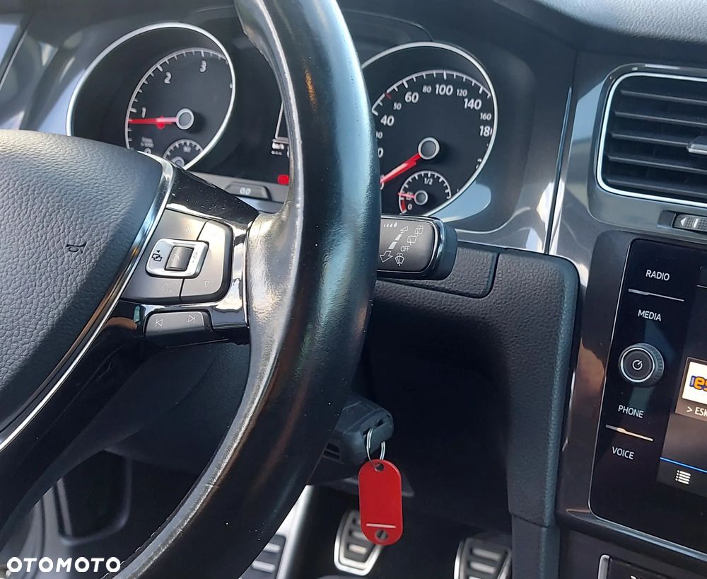 Volkswagen Golf 1.6 TDI Sound - 21
