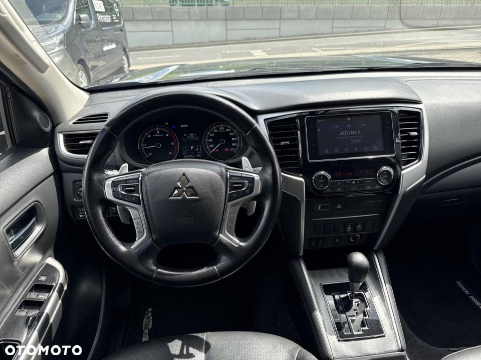 Mitsubishi L200 - 10