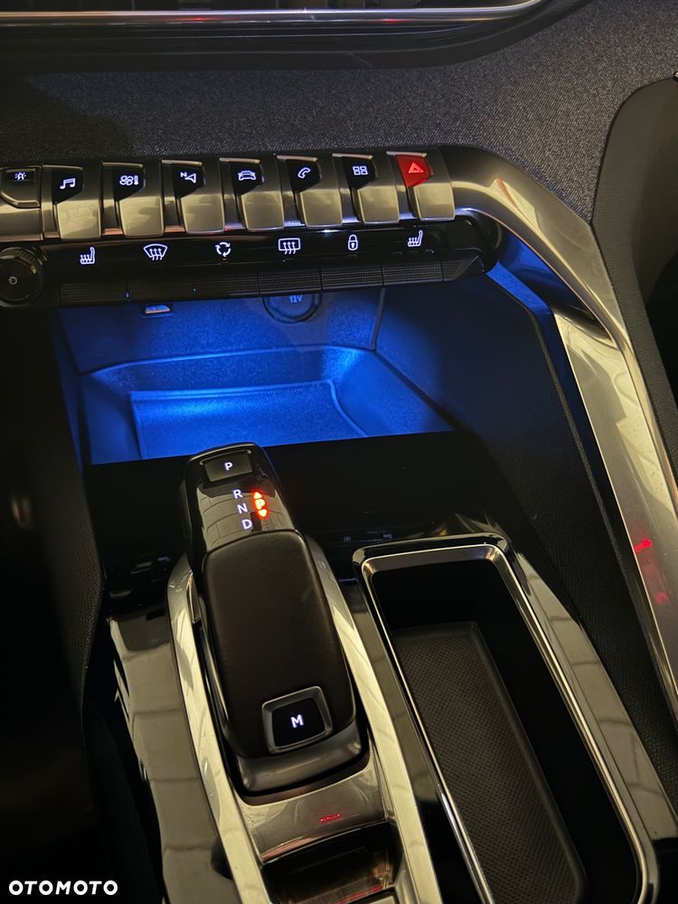 Peugeot 5008 THP 165 EAT6 Allure - 28