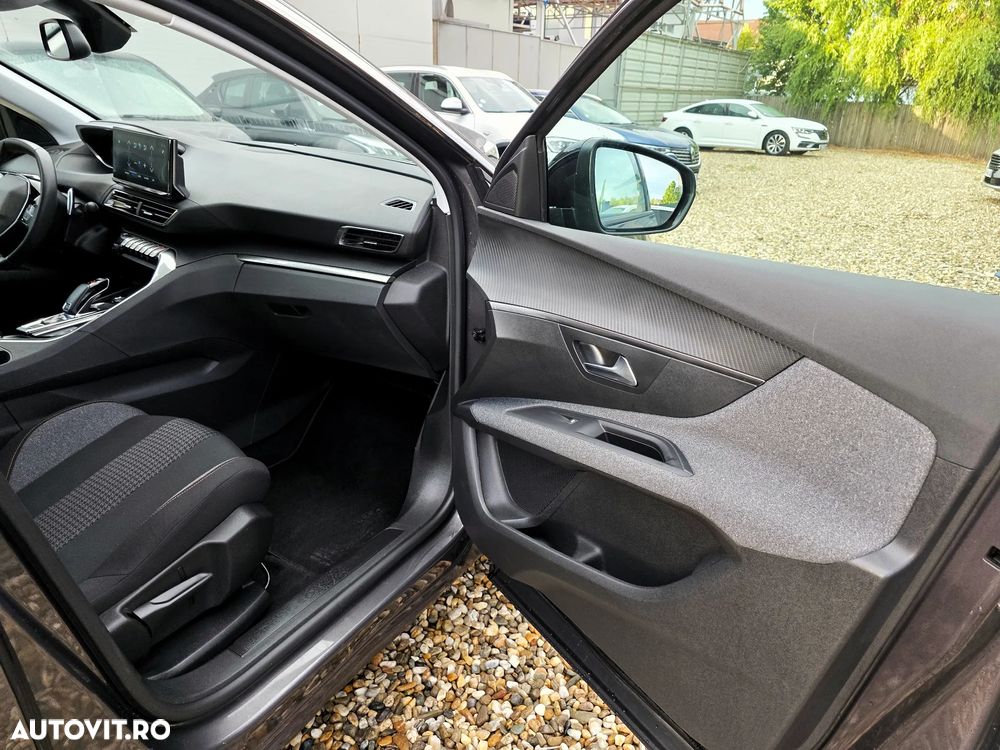 Peugeot 3008 PureTech 130 Stop & Start GPF Allure Pack - 13
