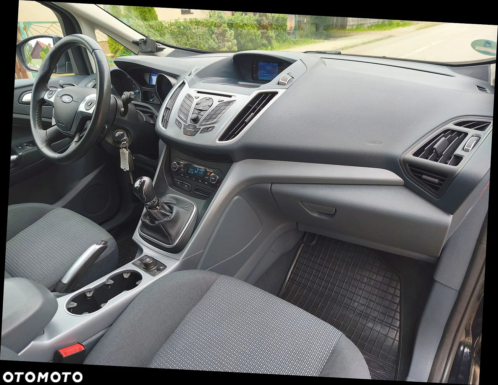 Ford C-MAX 1.6 Ti-VCT SYNC Edition - 31