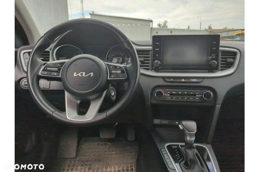 Kia XCeed - 13