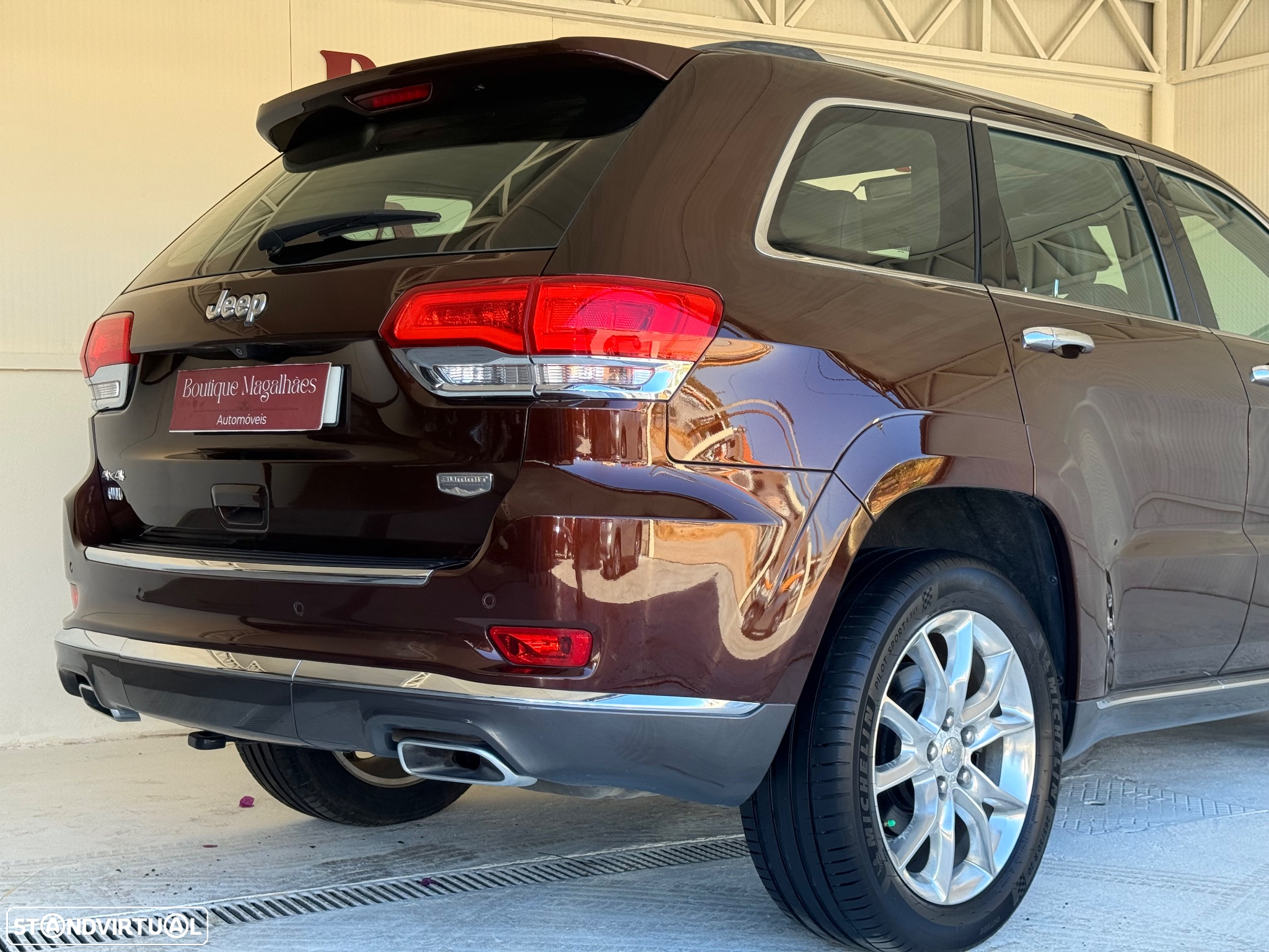 Jeep Grand Cherokee 5.7 V8 HEMI 4WD Auto Summit - 16
