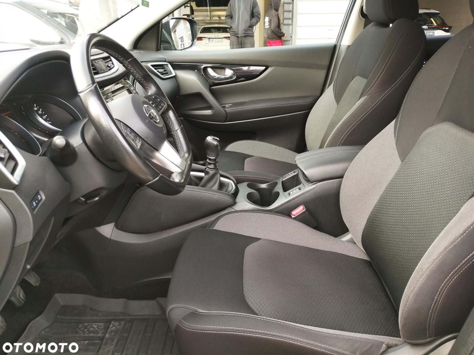 Nissan Qashqai 1.3 DIG-T N-Connecta - 16