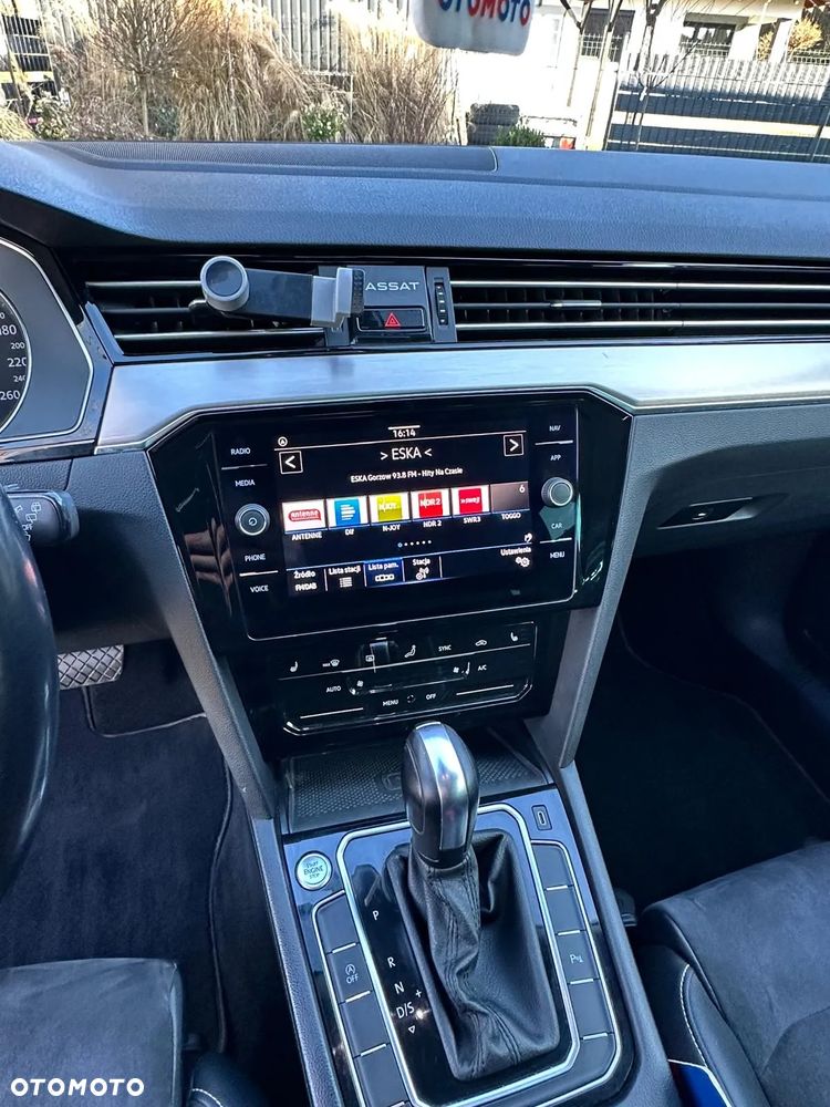 Volkswagen Passat 2.0 TDI SCR DSG Highline - 17
