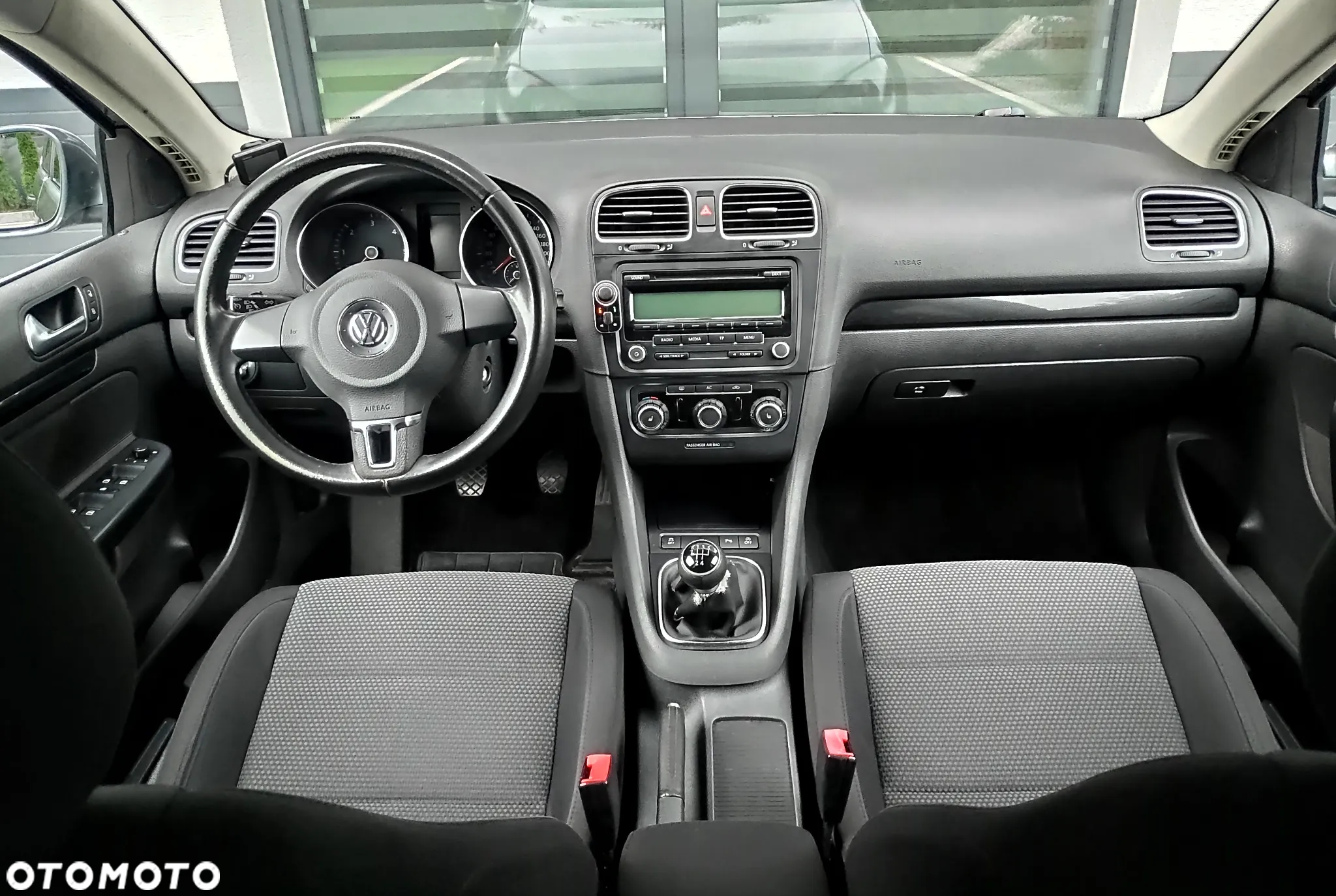 Volkswagen Golf VI 1.6 TDI Comfortline - 9