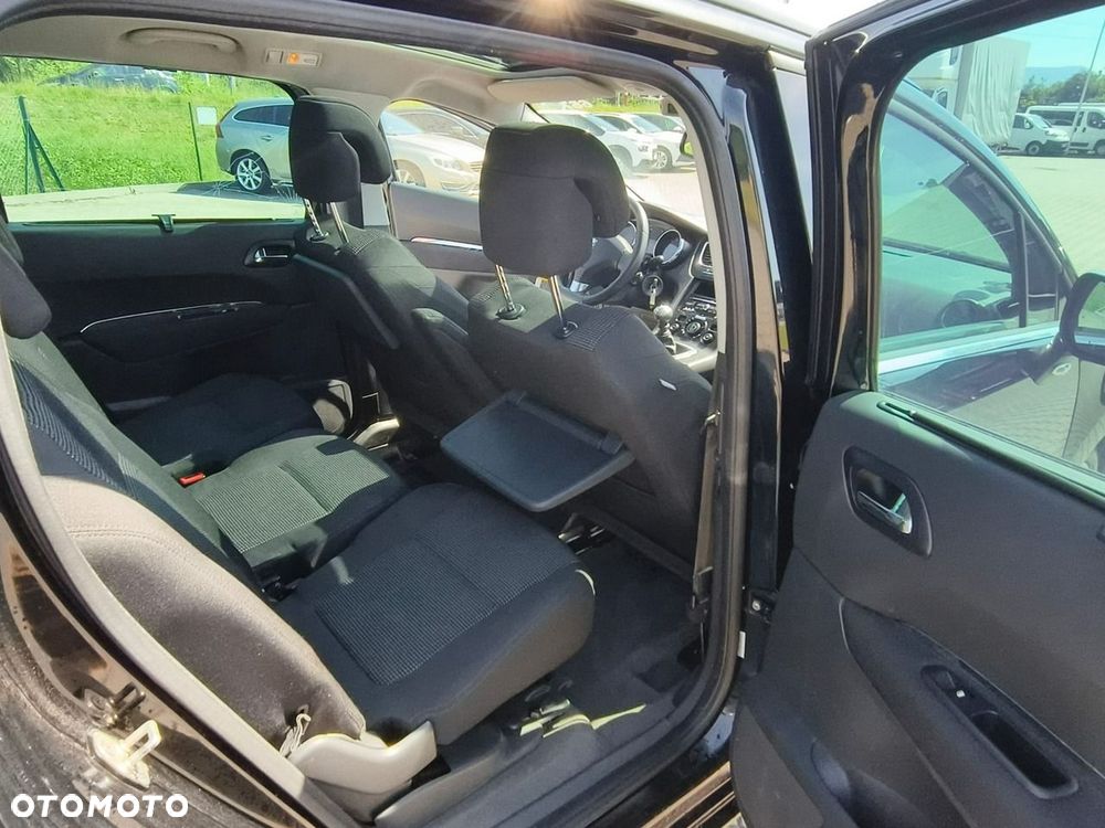 Peugeot 5008 - 16