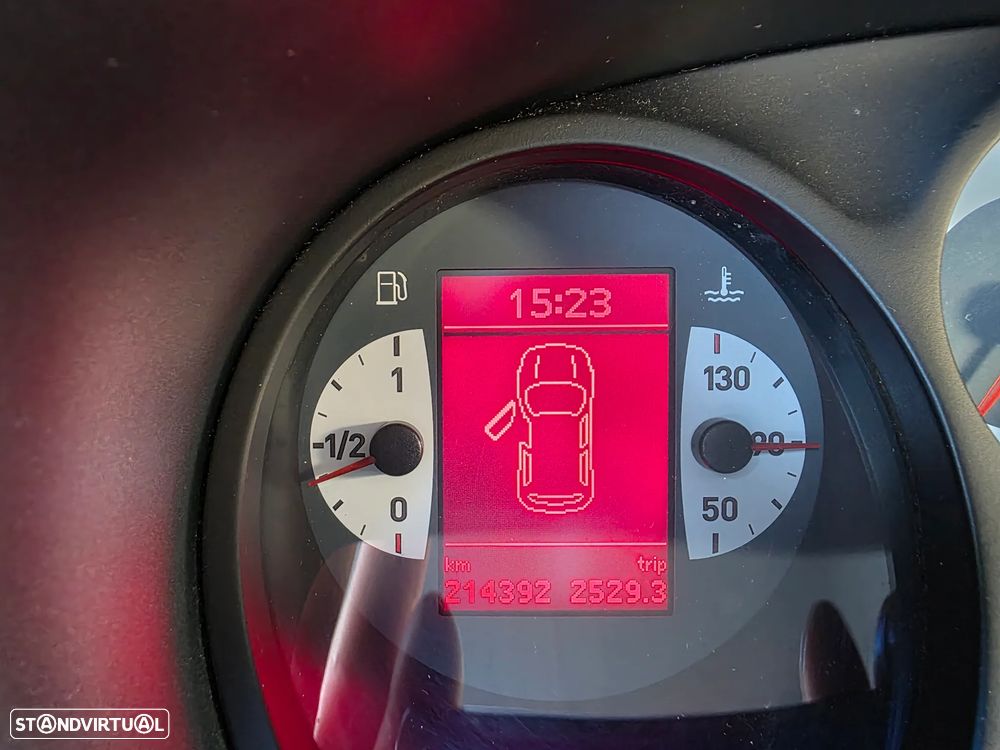 SEAT Leon 2.0 TDI DPF FR - 19