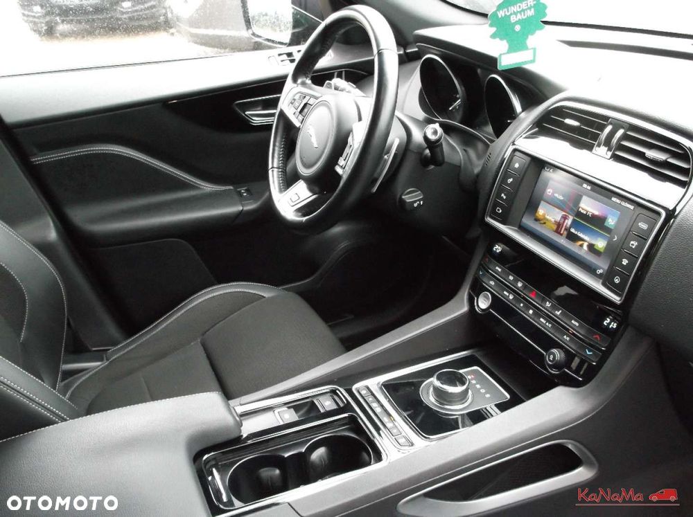 Jaguar F-Pace - 4