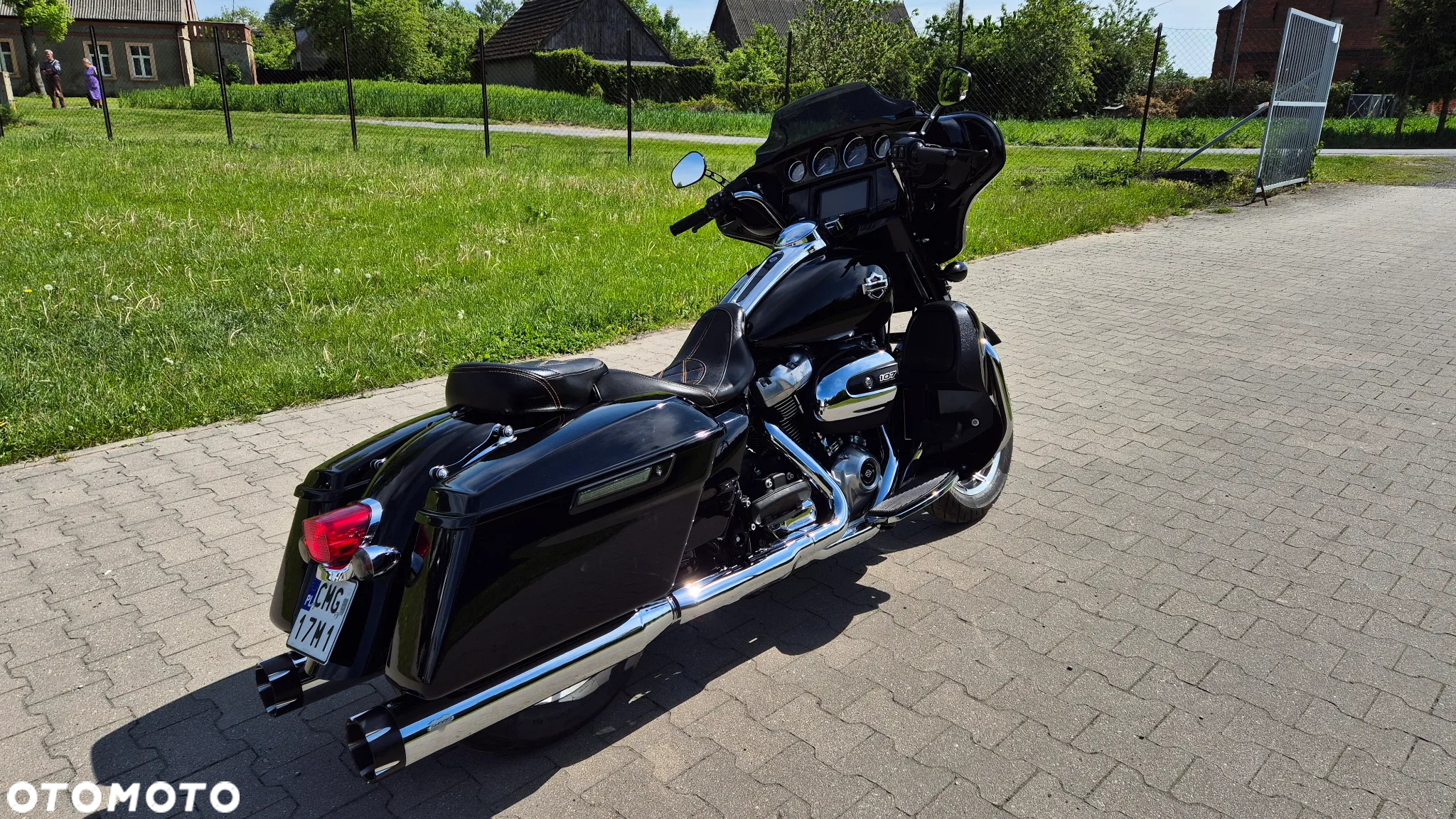 Harley-Davidson FLH Electra Glide - 2