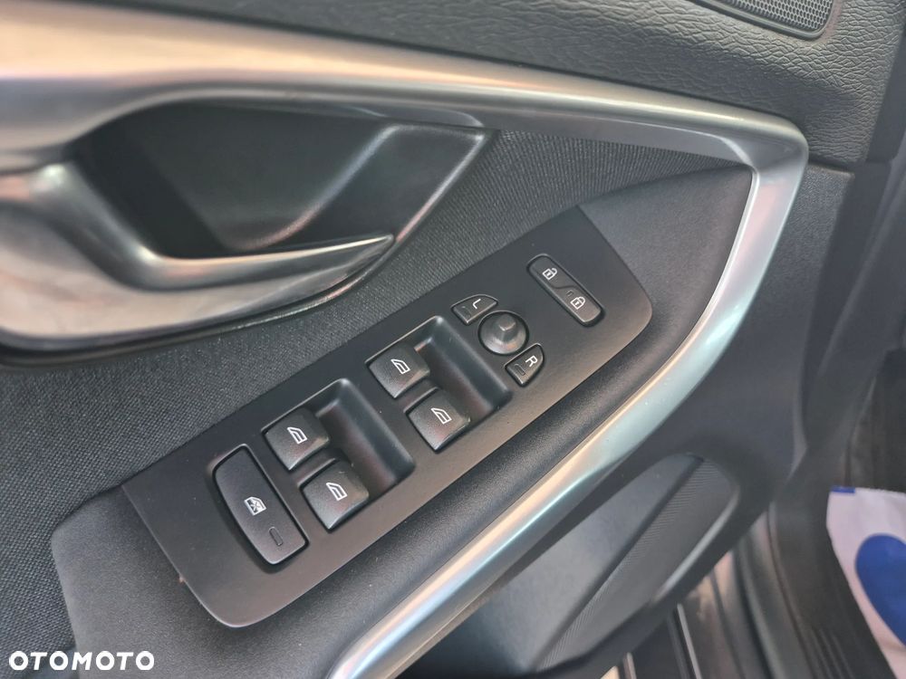 Volvo V40 D2 Momentum - 34
