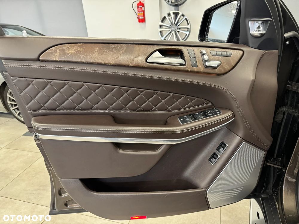 Mercedes-Benz GLS - 13