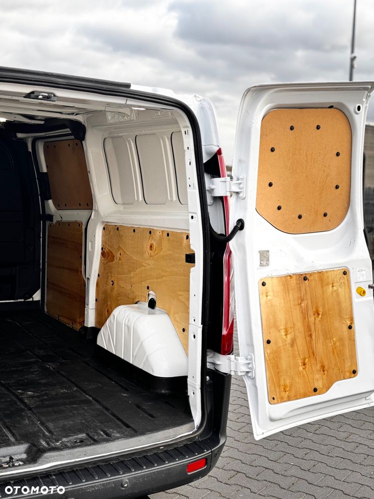 Ford Coustom transit - 12