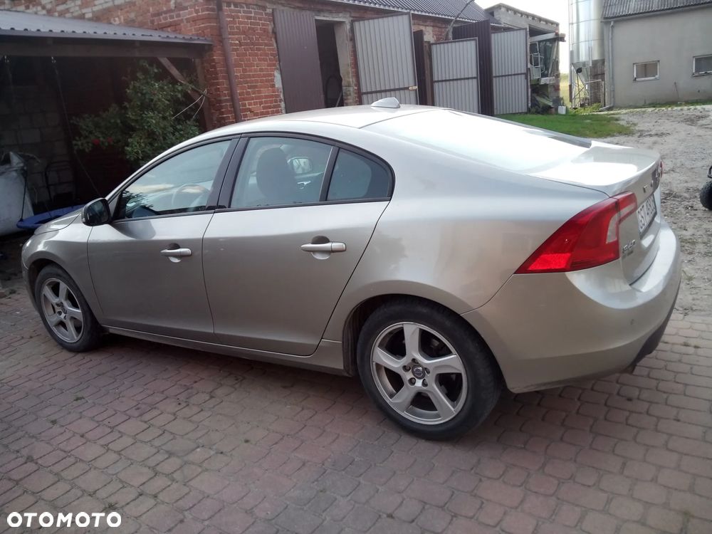 Volvo S60 D4 Summum - 3