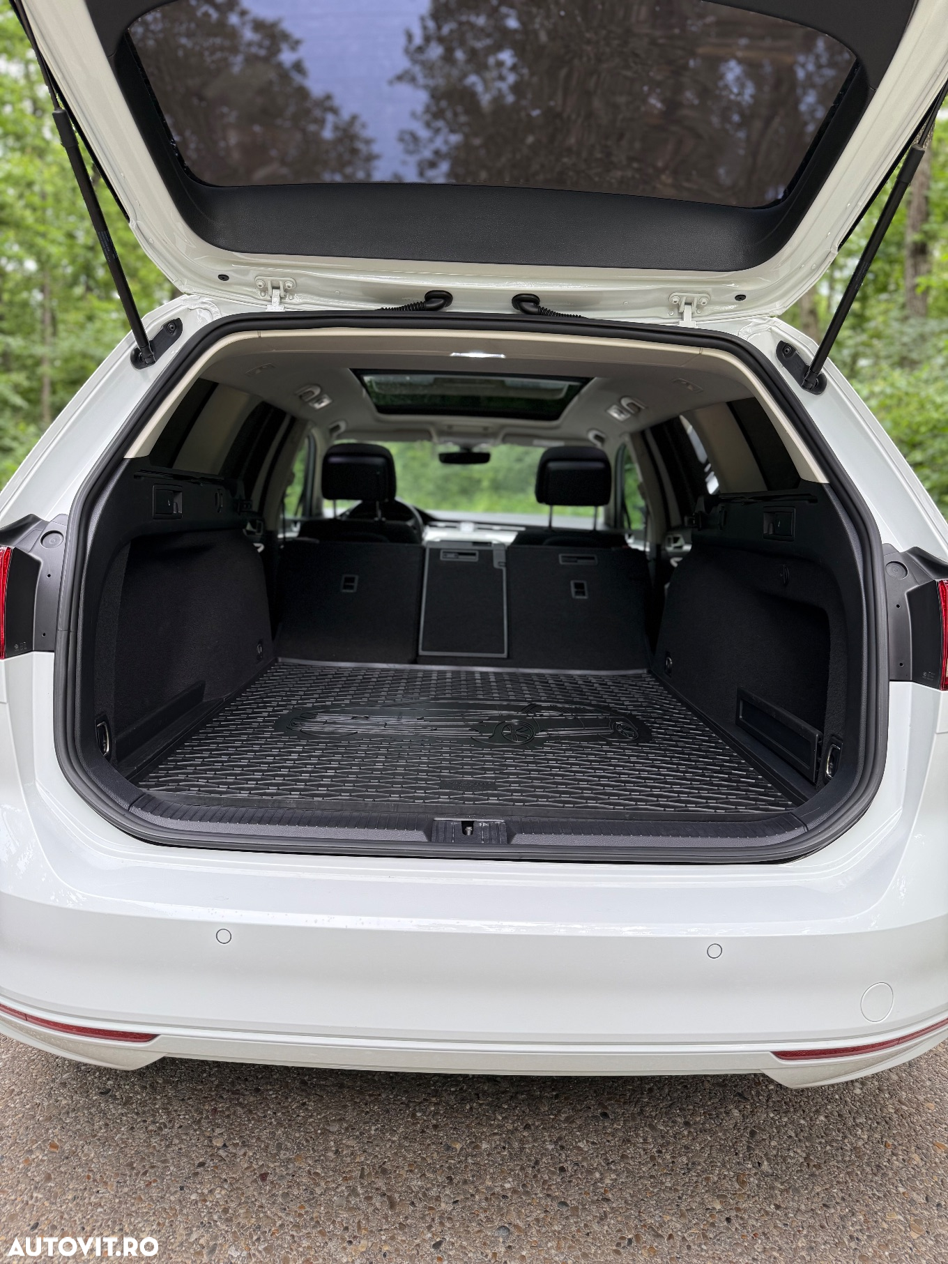 Volkswagen Passat Variant 2.0 TDI DSG Comfortline - 8
