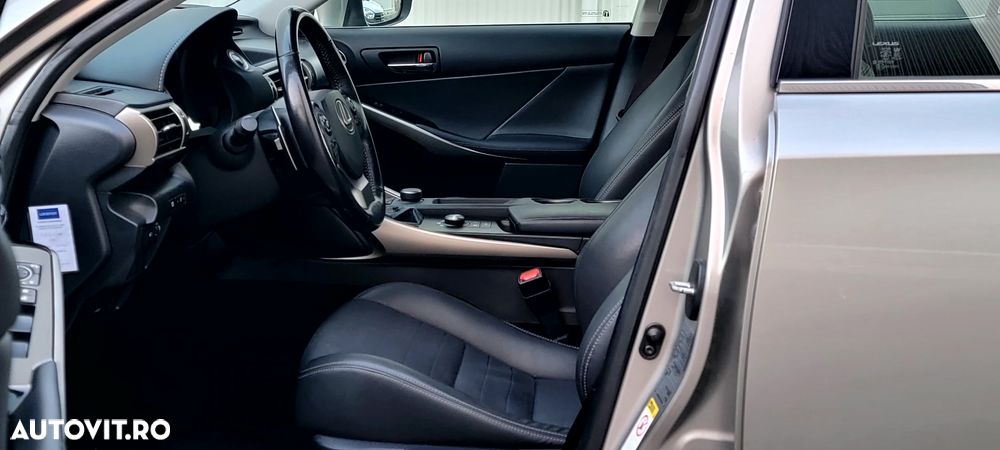 Lexus Seria IS 300h BusinessEdition - 25