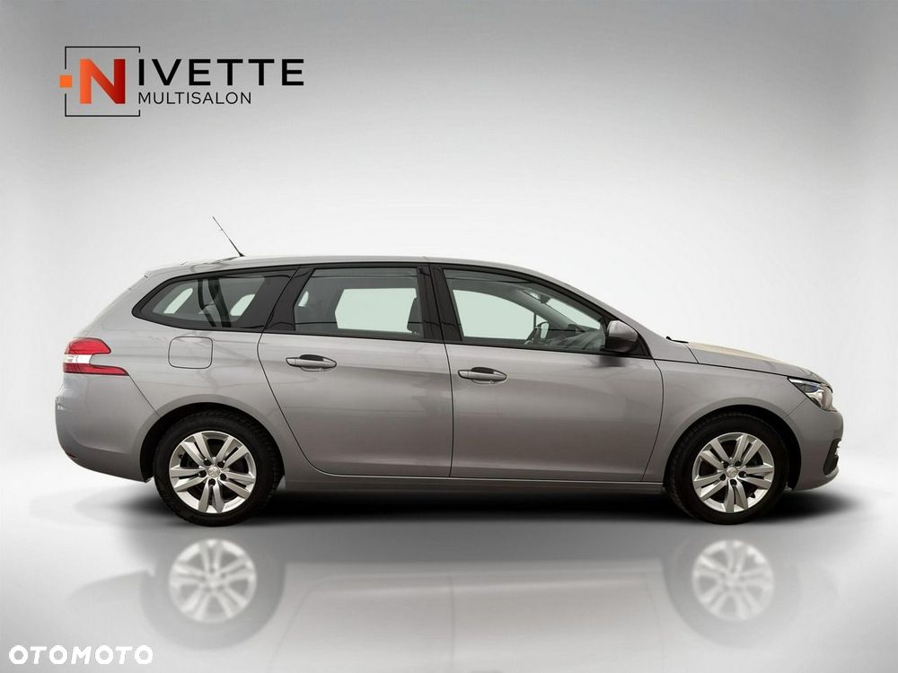 Peugeot 308 - 8