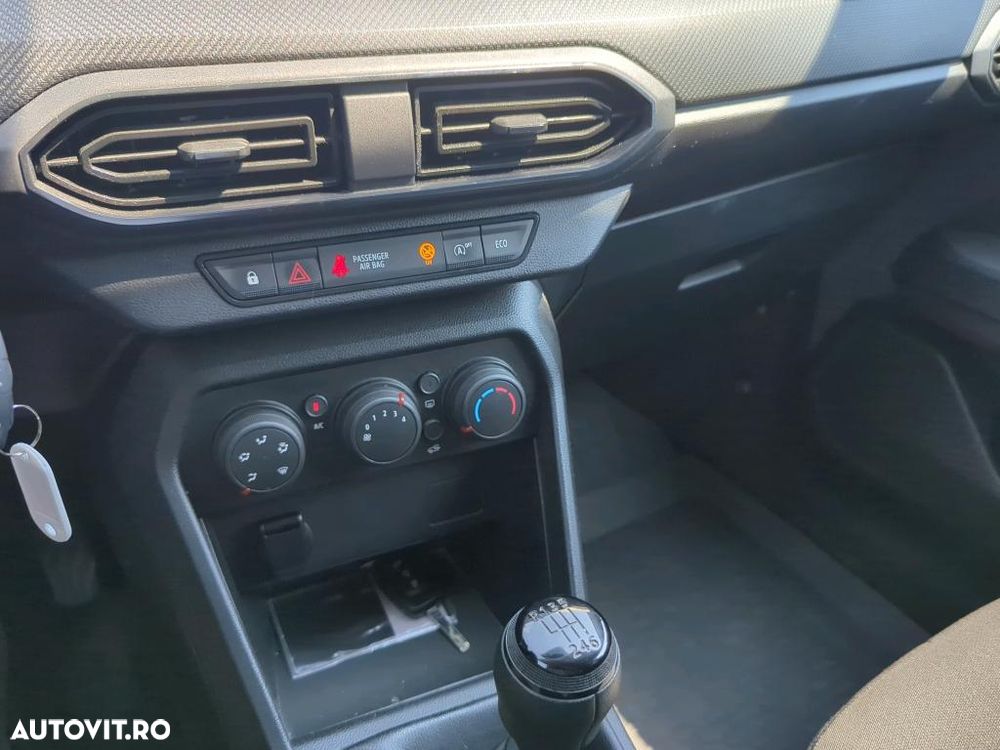 Dacia Logan TCe 90 Essential - 6