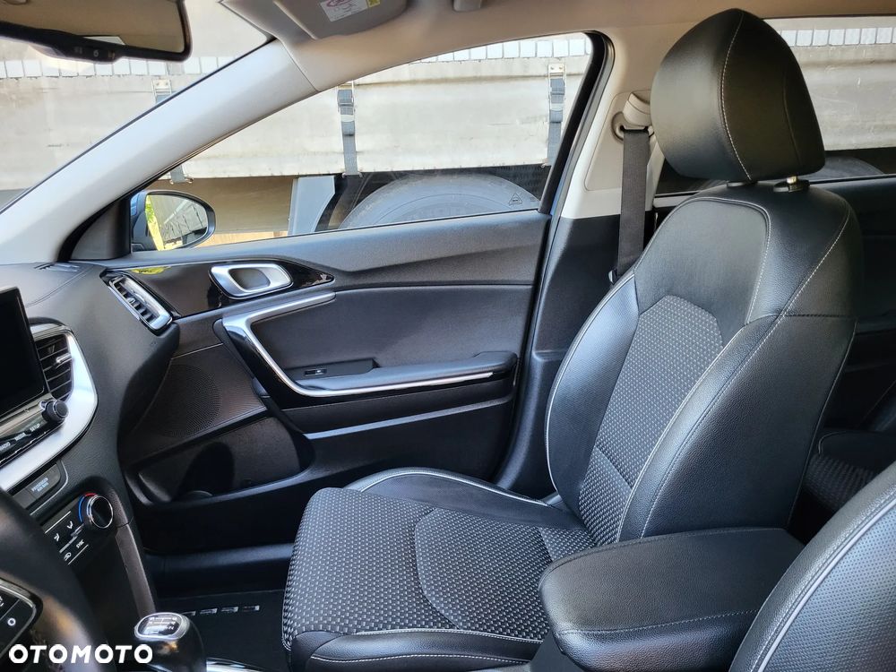 Kia Ceed - 24