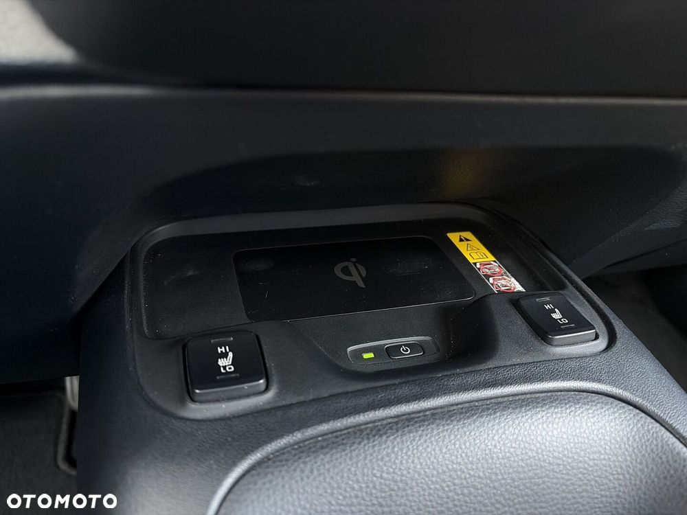 Toyota Corolla 2.0 Hybrid Comfort - 24