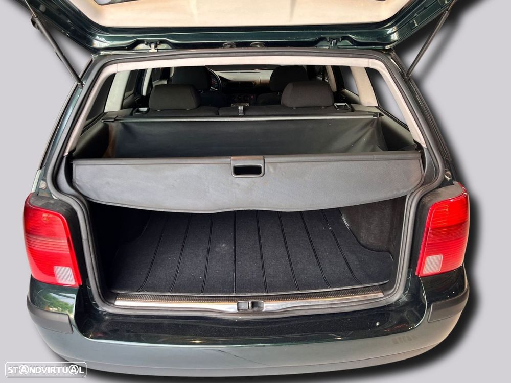 VW Passat Variant - 24