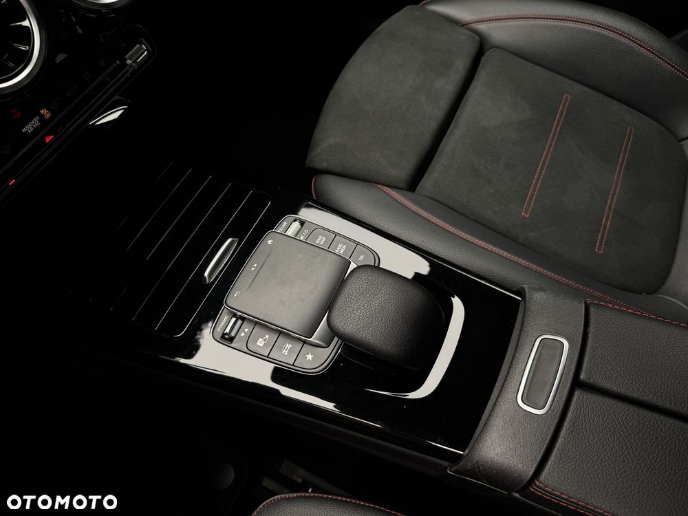 Mercedes-Benz Klasa A 250 E AMG Line 8G-DCT - 27