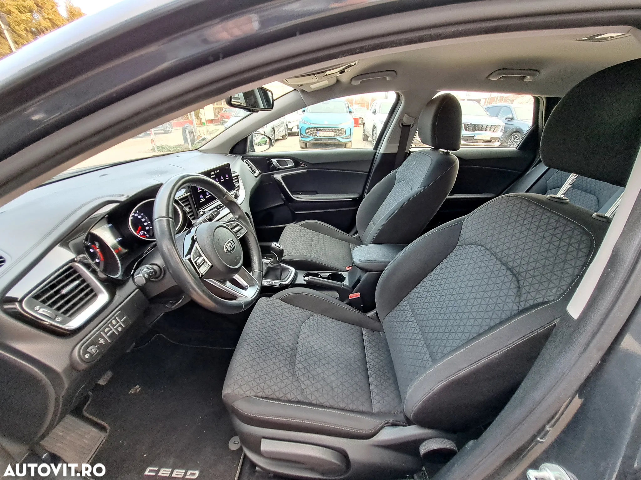 Kia Ceed 1.6 CRDi (48V Mild-Hybrid) Vision - 18