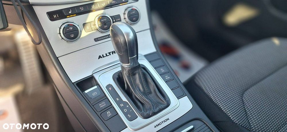 Volkswagen Passat Alltrack - 15